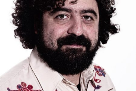 Andrea Parodi, cantautore che costruisce “ponti”