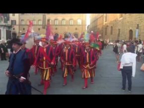 “Cercasi fotografo (gratis) per il Calcio Storico”, anzi no: la retromarcia del Comune di Firenze