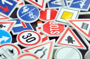 L’assurdità dell’IVA retroattiva sulle patenti