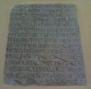 lapide1