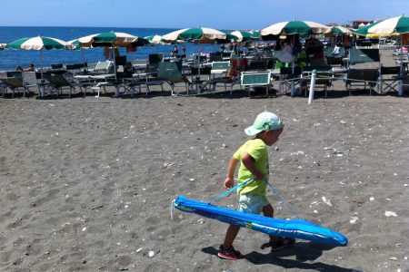 Con pinne, maschere e boccaglio