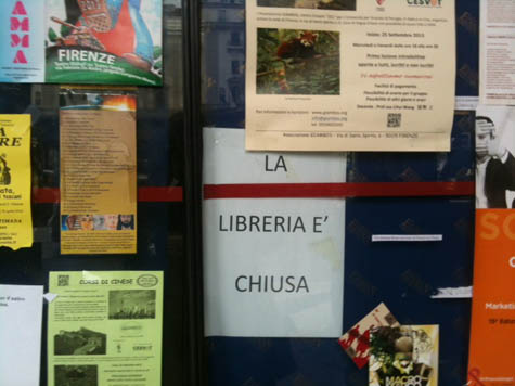 libreria chiusa foto