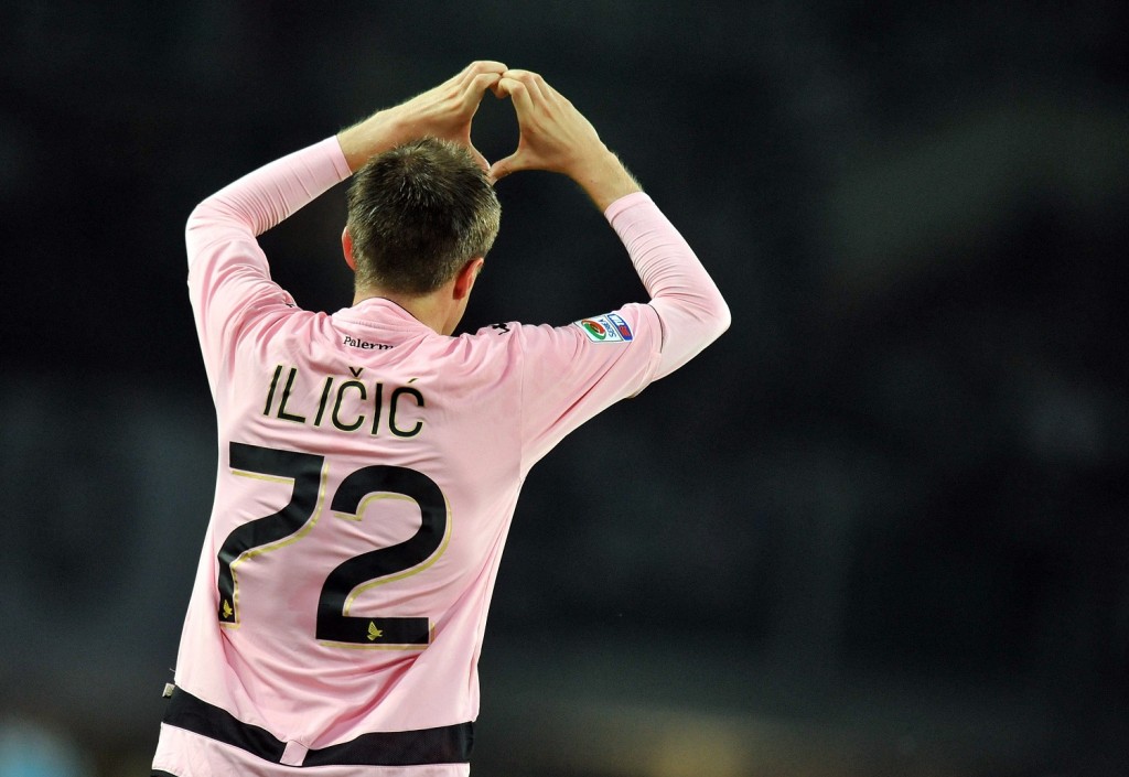 TURIN, ITALY - SEPTEMBER 23:  Josip Ilicic of Palermo celebrates his goal (0:2) during the Serie A match between FC Juventus and US Citta di Palermo at Olimpico Stadium on September 23, 2010 in Turin, Italy.  (Photo by Tullio M. Puglia/Getty Images)