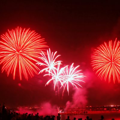 Natale con i tuoi, Capodanno con chi vuoi!