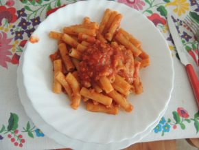 Rigatoni carciofi e pomodoro
