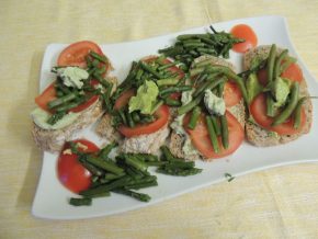 Crostoni alle puntarelle di asparagi