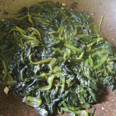 Salsa di bietolina e nocciole
