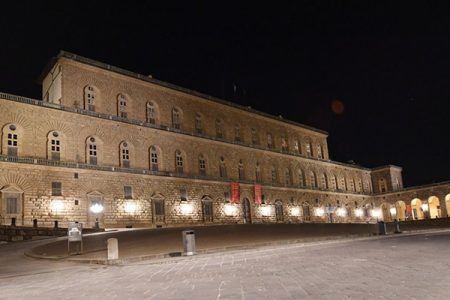 Firenze in quarantena di notte