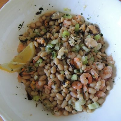 Insalata di fagioli tondini gamberetti cozze e… sedano